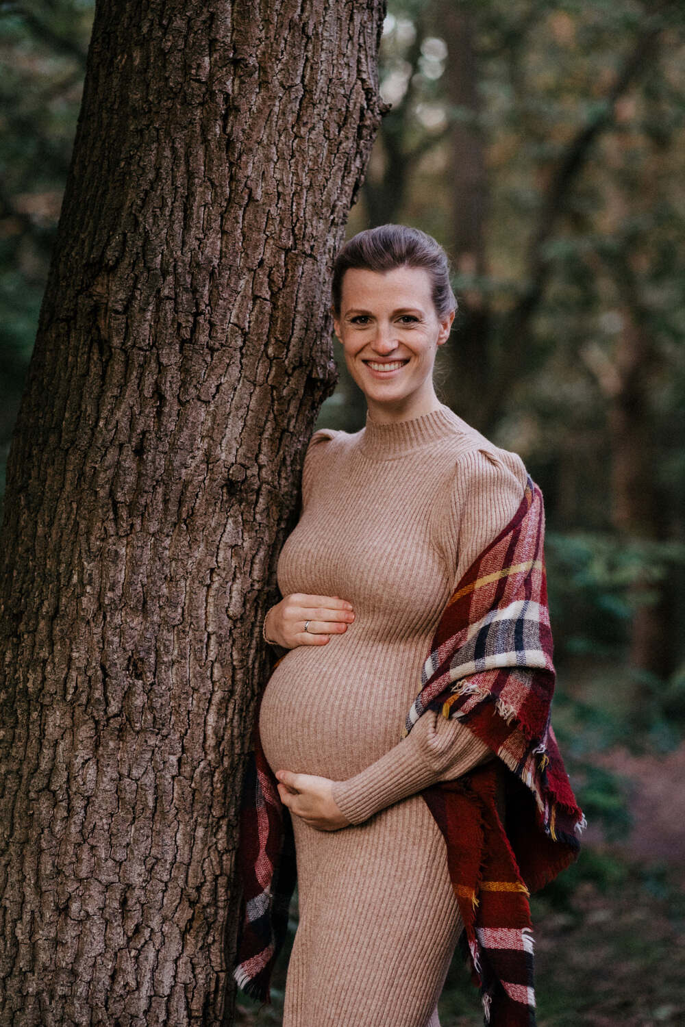 Babybauchshooting im goldenen Herbst
